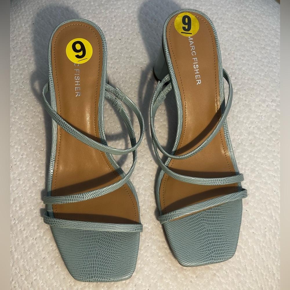 Brand new Marc Fisher teal heels